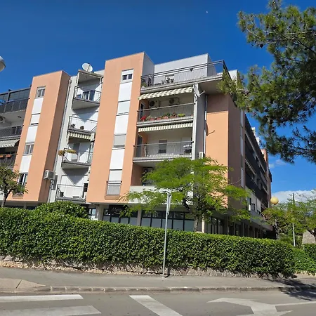 Luxury Lullu 公寓 *